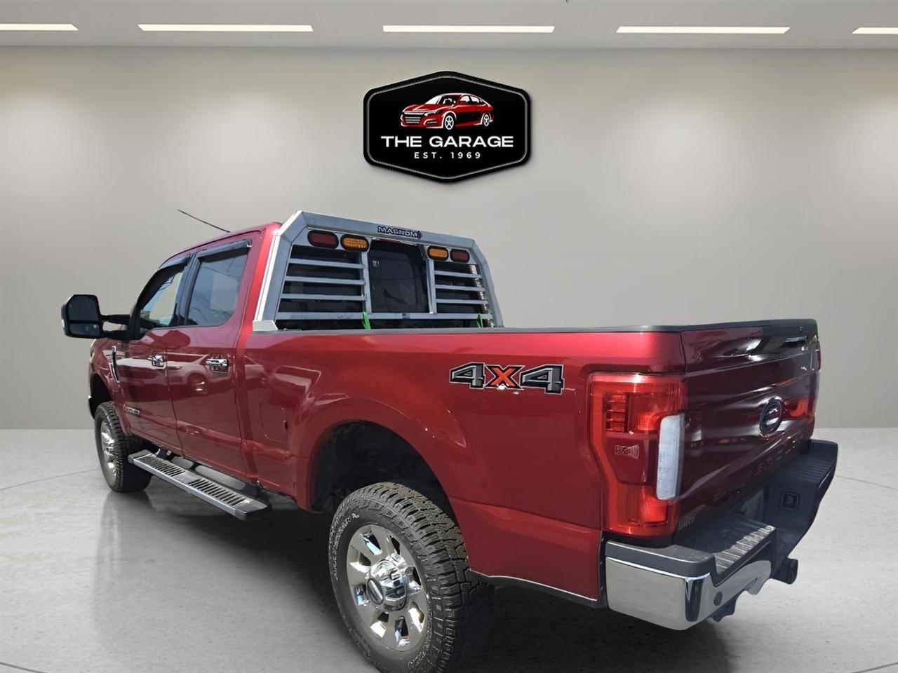 Ford Super Duty F-350 SRW Lariat 4WD Crew Cab 8' Box 2019