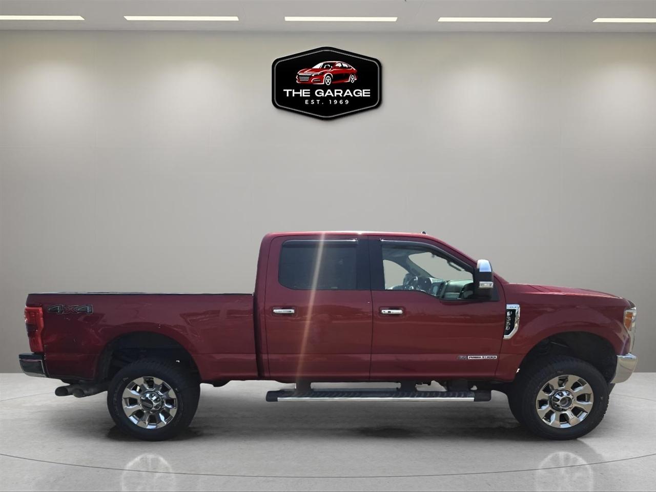Ford Super Duty F-350 SRW Lariat 4WD Crew Cab 8' Box 2019