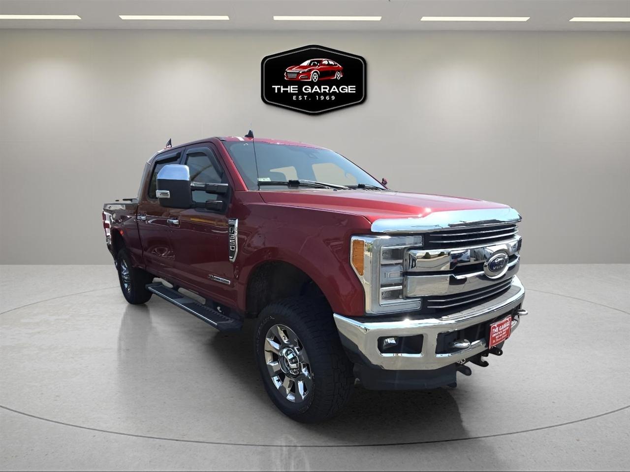 Ford Super Duty F-350 SRW Lariat 4WD Crew Cab 8' Box 2019