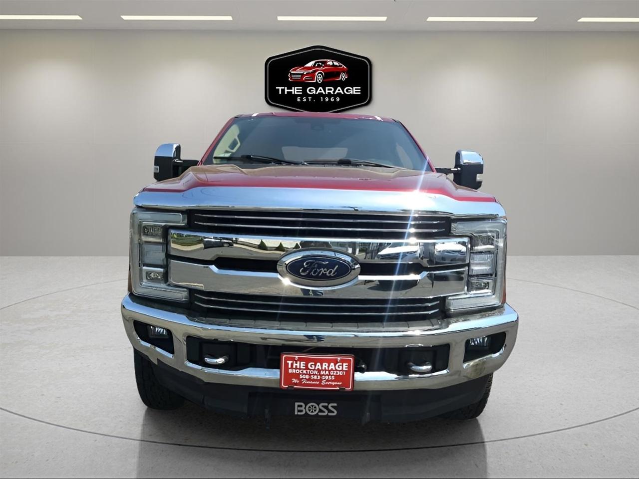 Ford Super Duty F-350 SRW Lariat 4WD Crew Cab 8' Box 2019