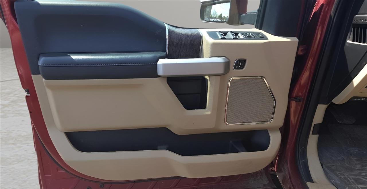 Ford Super Duty F-350 SRW Lariat 4WD Crew Cab 8' Box 2019