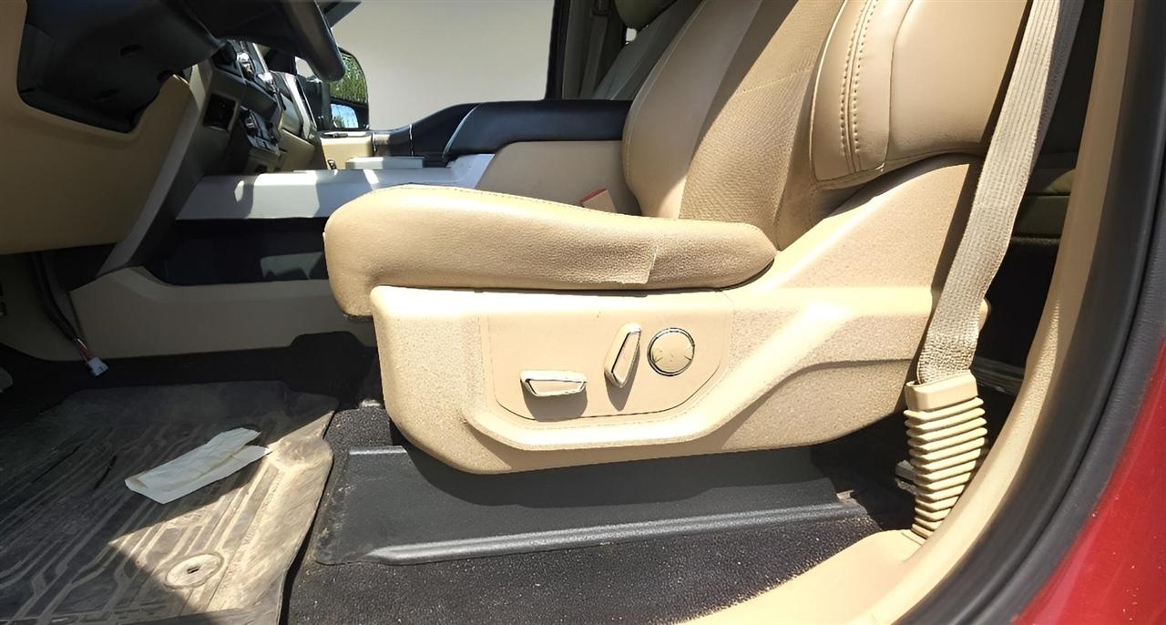 Ford Super Duty F-350 SRW Lariat 4WD Crew Cab 8' Box 2019