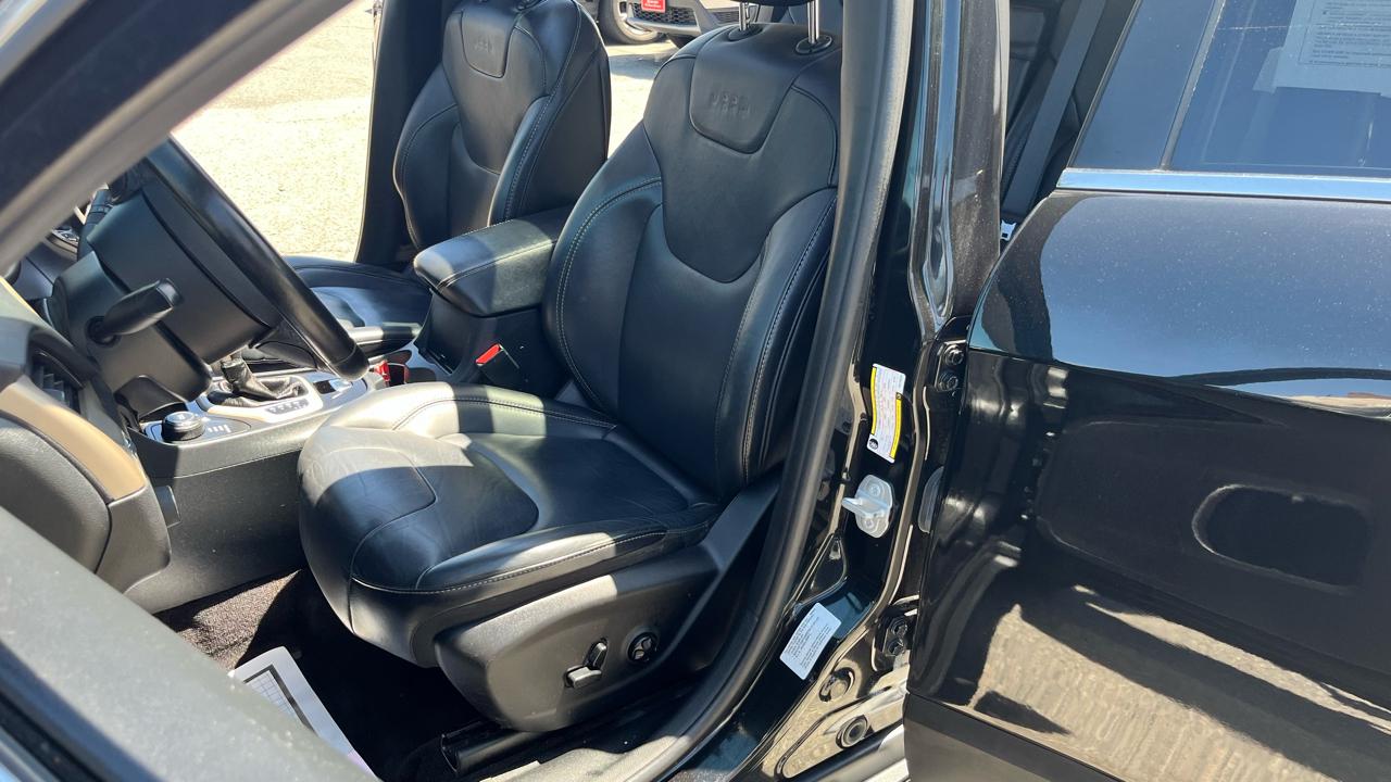 Jeep Cherokee 4WD 4dr Limited 2016