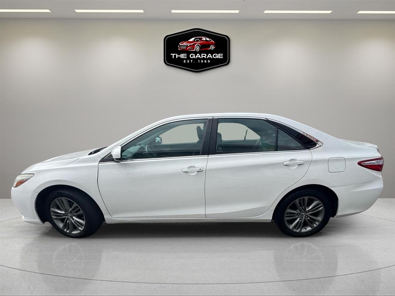 Toyota Camry 4dr Sdn I4 Auto SE w/Special Edition Pkg (Natl) 2016