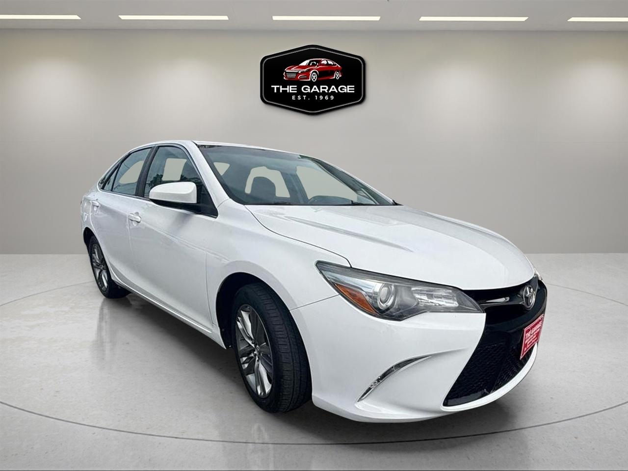 Toyota Camry 4dr Sdn I4 Auto SE w/Special Edition Pkg (Natl) 2016