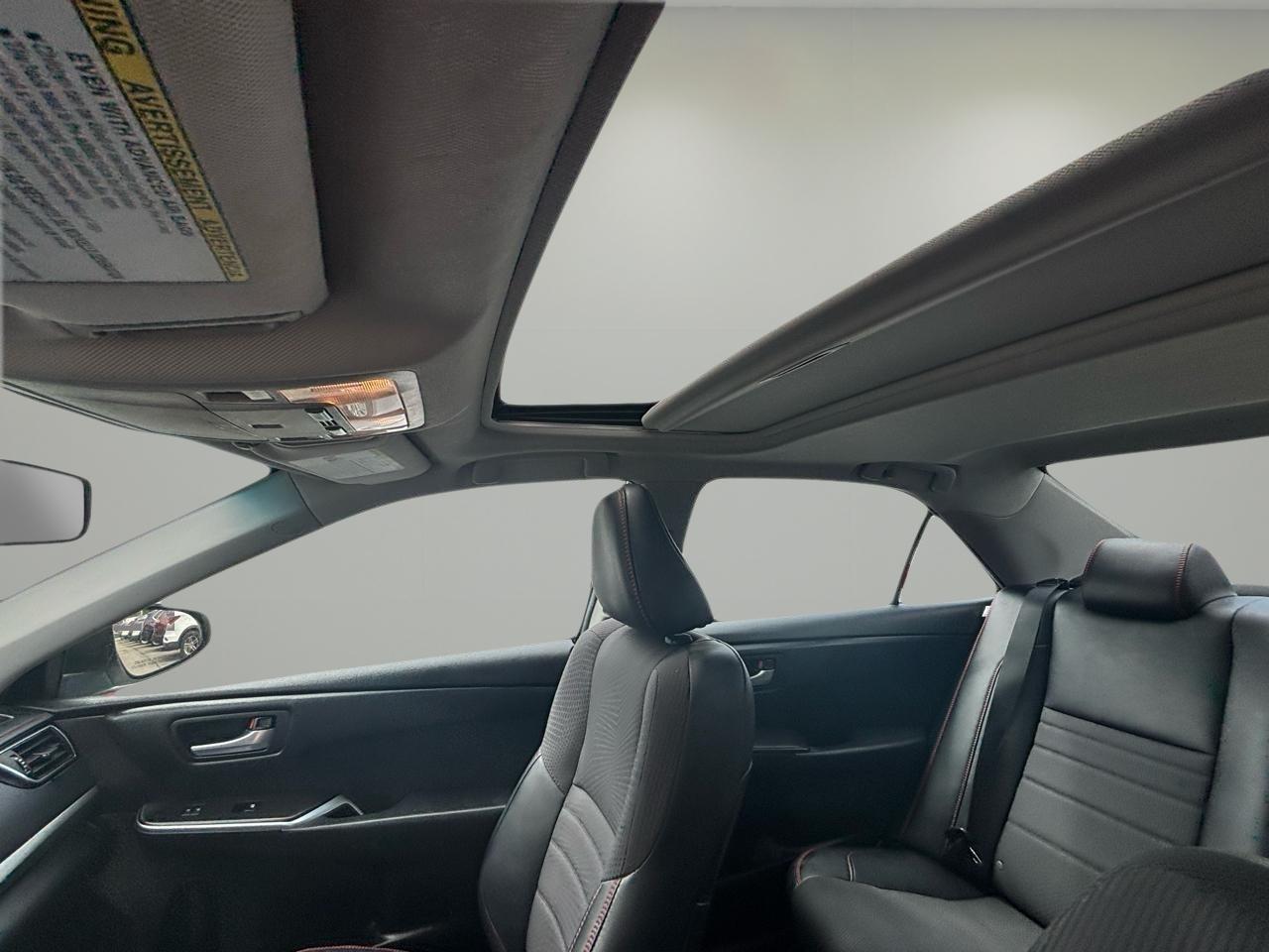 Toyota Camry 4dr Sdn I4 Auto SE w/Special Edition Pkg (Natl) 2016