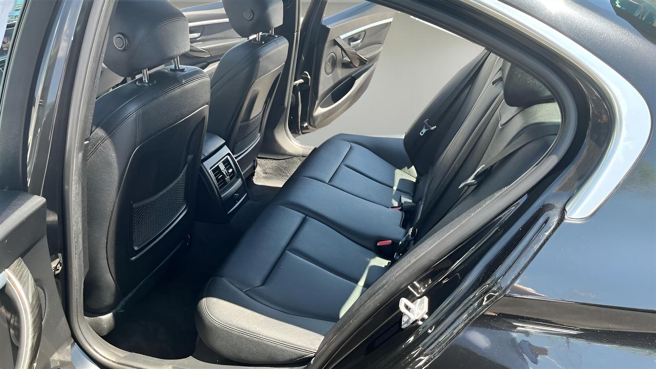 BMW 3 Series 330i xDrive Sedan 2018