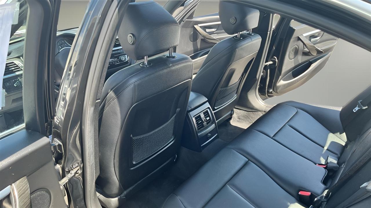 BMW 3 Series 330i xDrive Sedan 2018