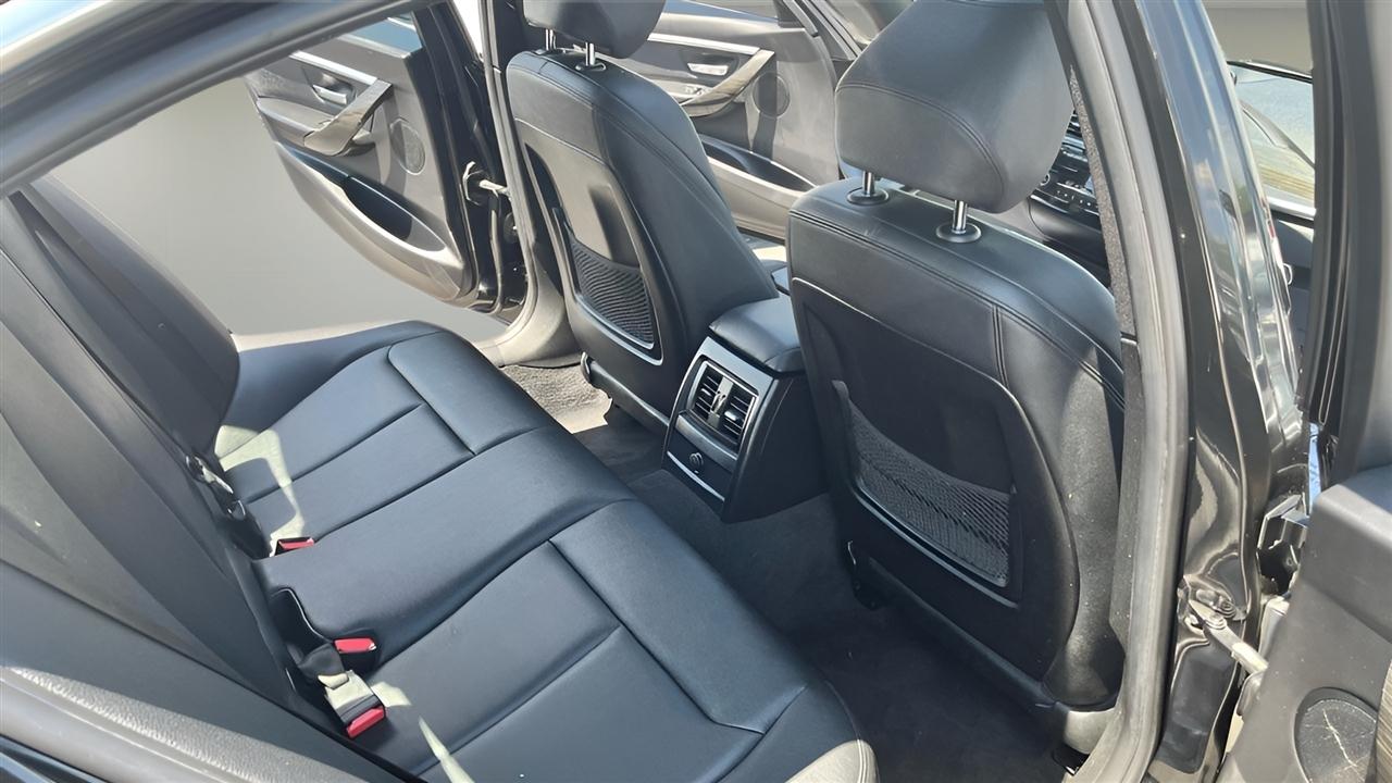 BMW 3 Series 330i xDrive Sedan 2018