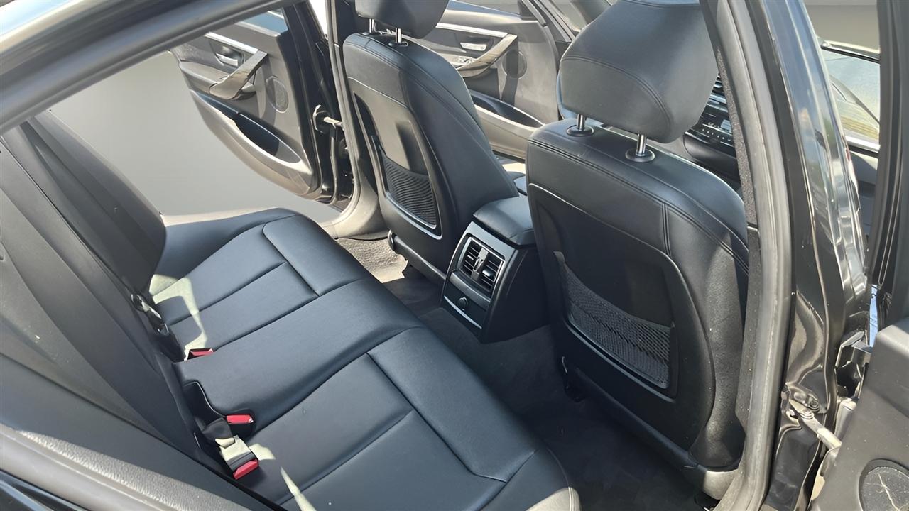 BMW 3 Series 330i xDrive Sedan 2018