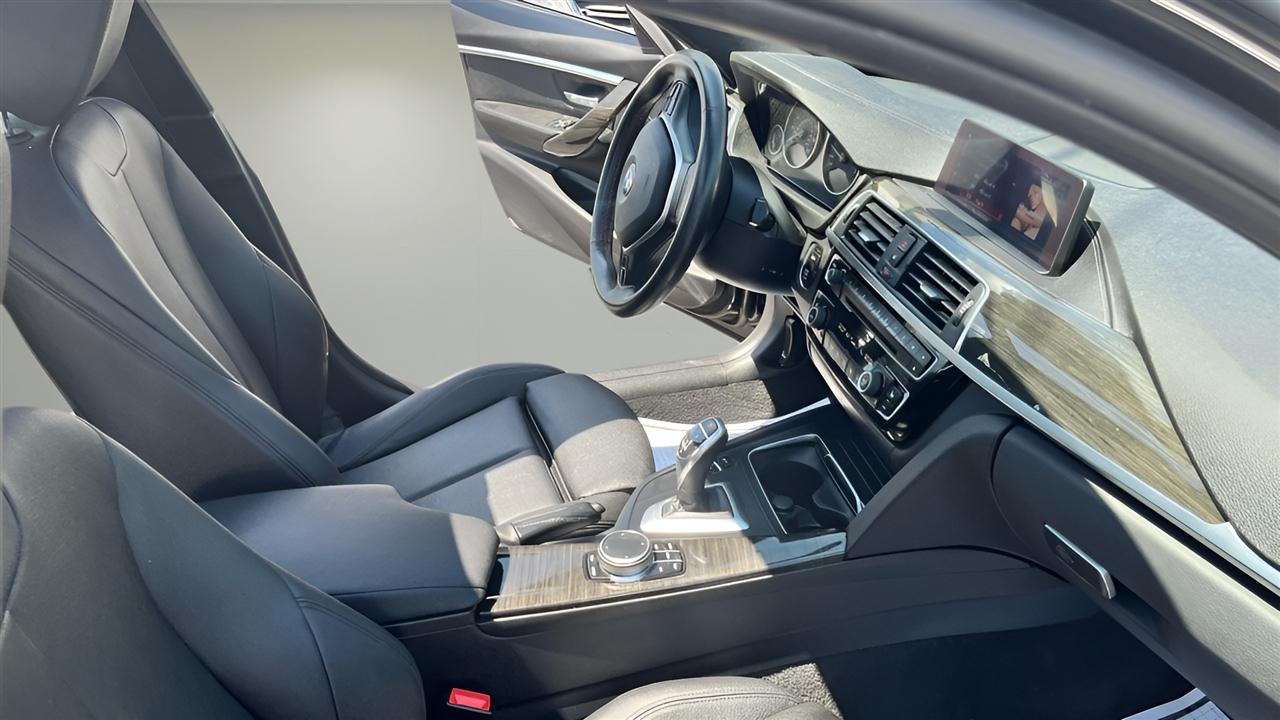BMW 3 Series 330i xDrive Sedan 2018
