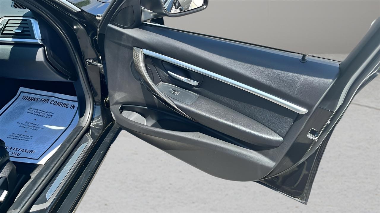 BMW 3 Series 330i xDrive Sedan 2018