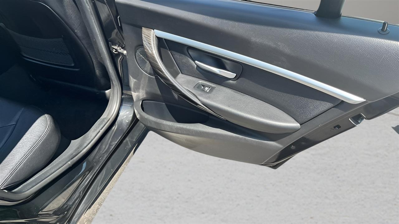 BMW 3 Series 330i xDrive Sedan 2018
