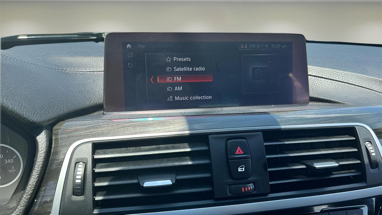 BMW 3 Series 330i xDrive Sedan 2018