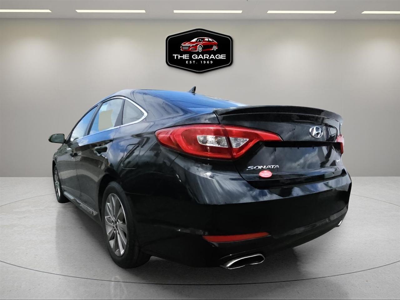 Hyundai Sonata 4dr Sdn 2.4L Sport PZEV 2015