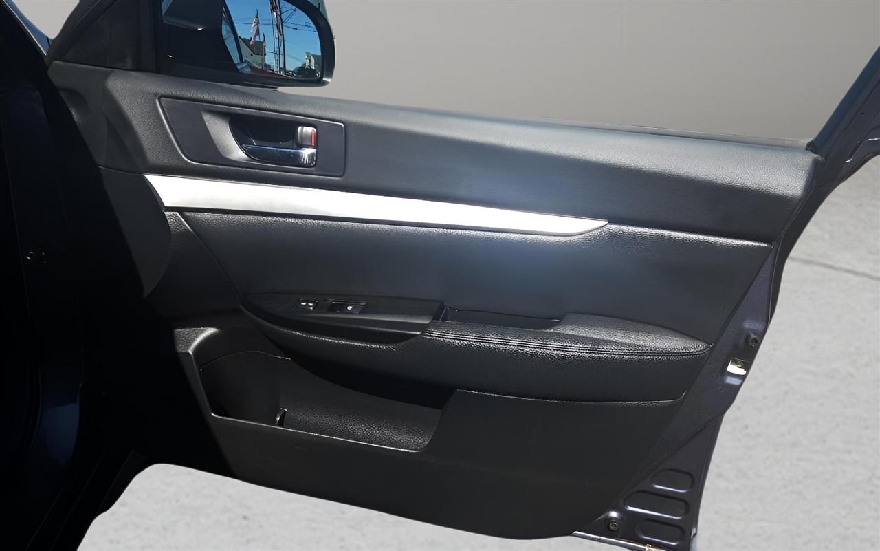 Subaru Outback 4dr Wgn H4 Auto 2.5i Premium 2014