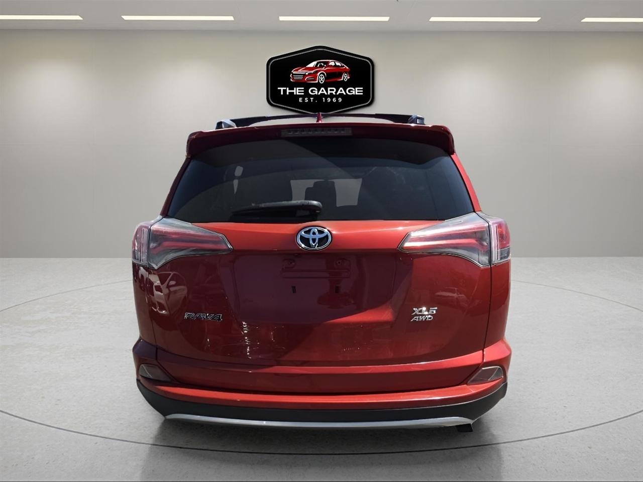 Toyota RAV4 AWD 4dr XLE (Natl) 2016