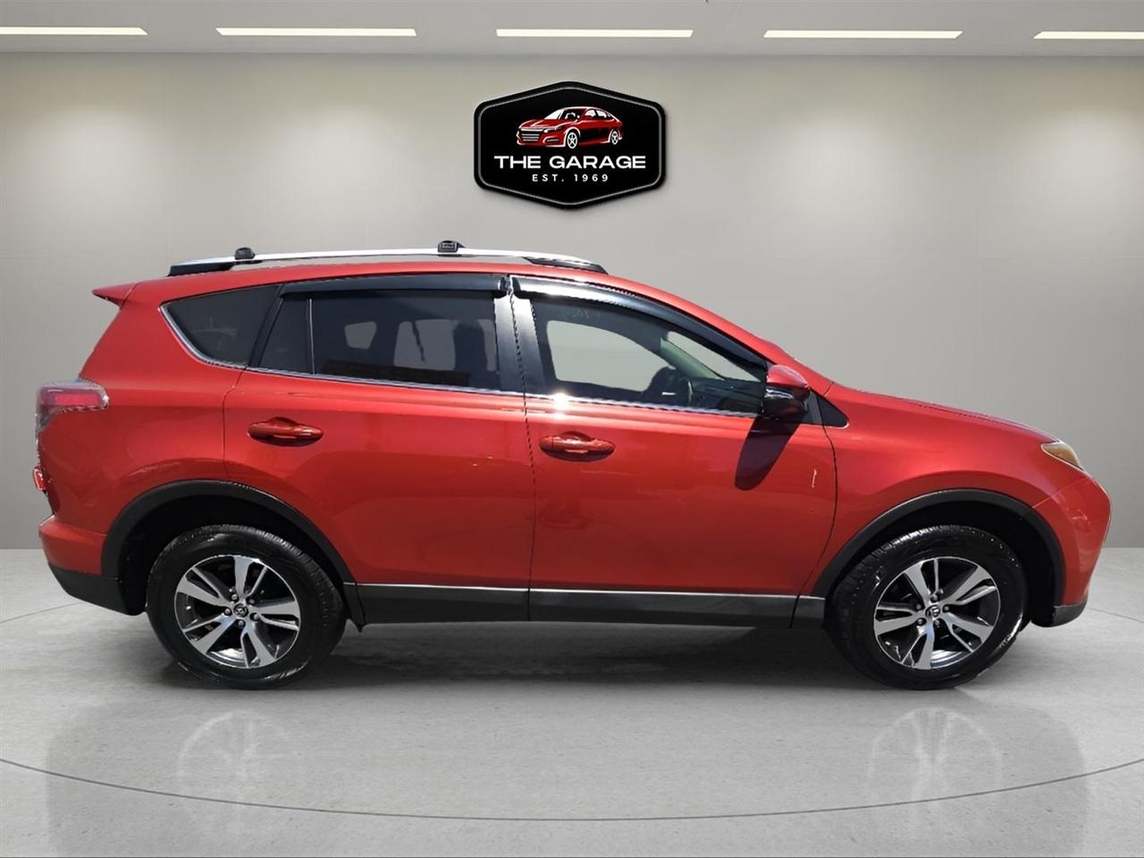 Toyota RAV4 AWD 4dr XLE (Natl) 2016
