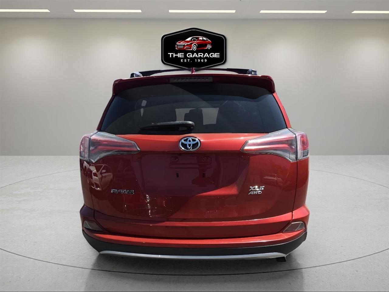 Toyota RAV4 AWD 4dr XLE (Natl) 2016