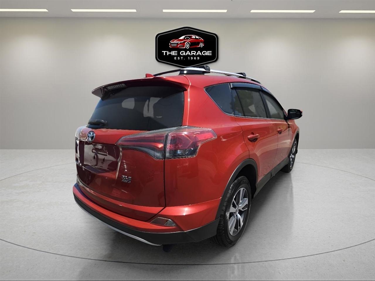 Toyota RAV4 AWD 4dr XLE (Natl) 2016