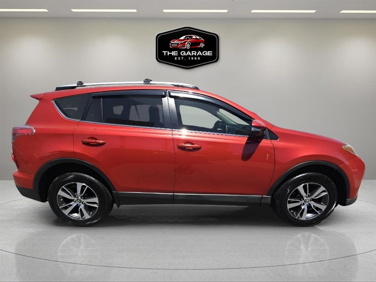 Toyota RAV4 AWD 4dr XLE (Natl) 2016