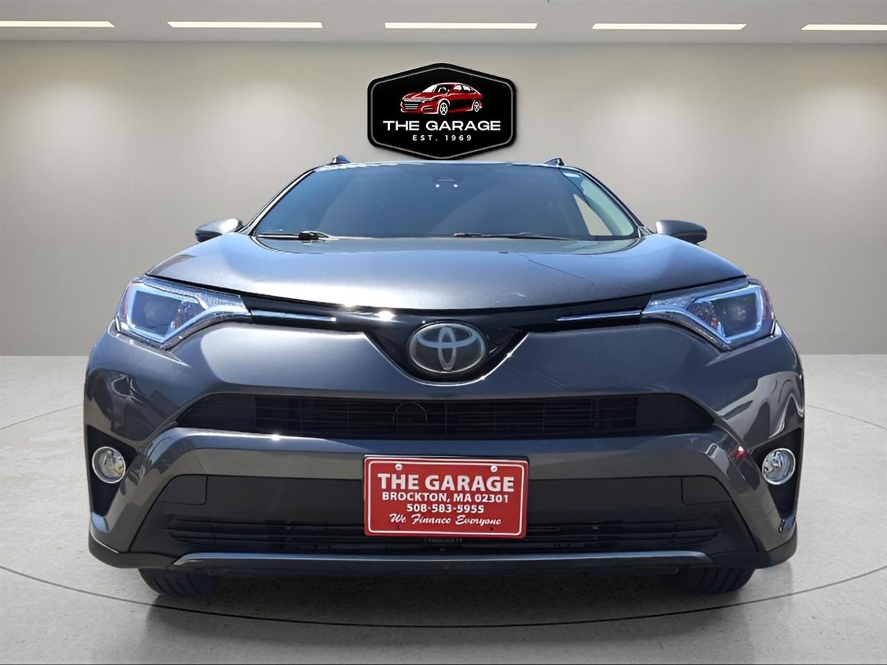 Toyota RAV4 XLE AWD (Natl) 2017