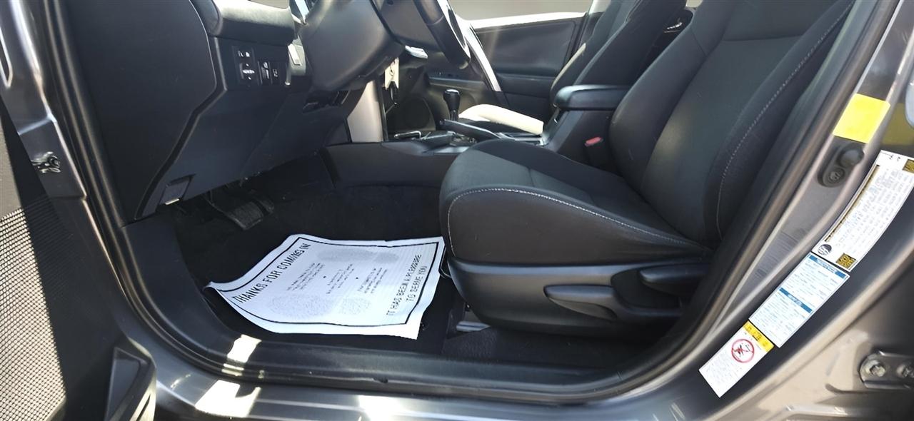 Toyota RAV4 XLE AWD (Natl) 2017