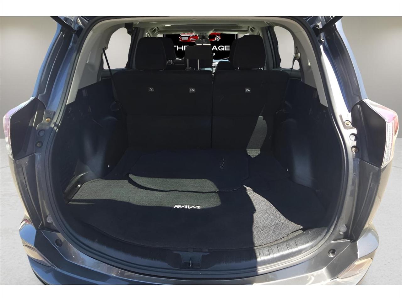 Toyota RAV4 XLE AWD (Natl) 2017
