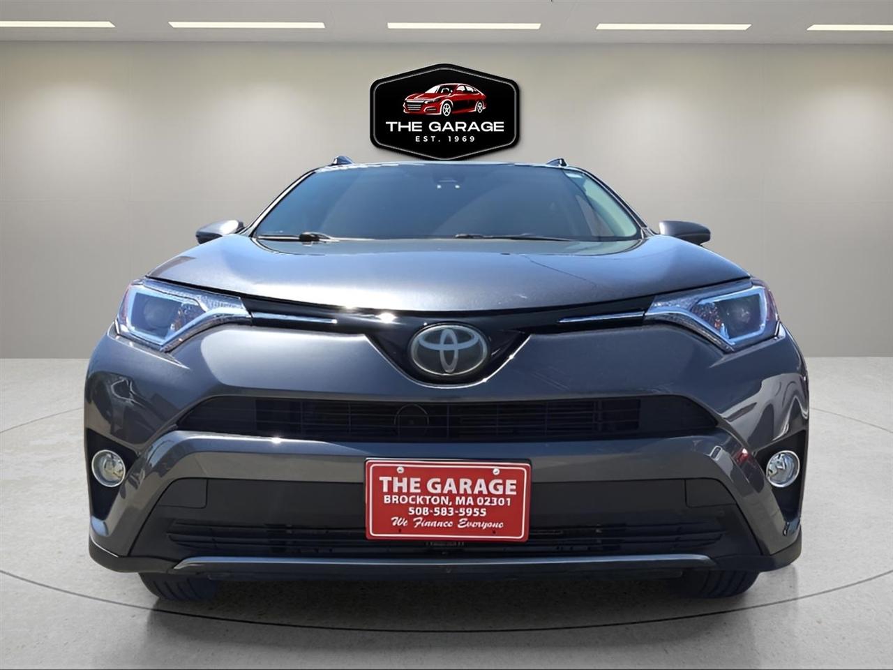 Toyota RAV4 XLE AWD (Natl) 2017