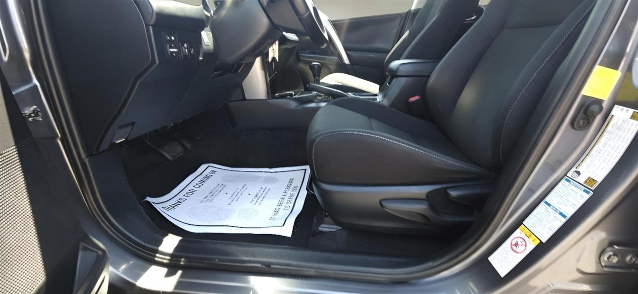 Toyota RAV4 XLE AWD (Natl) 2017