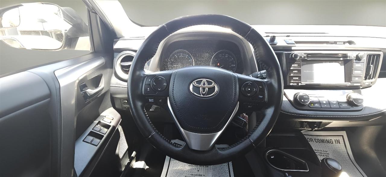 Toyota RAV4 XLE AWD (Natl) 2017
