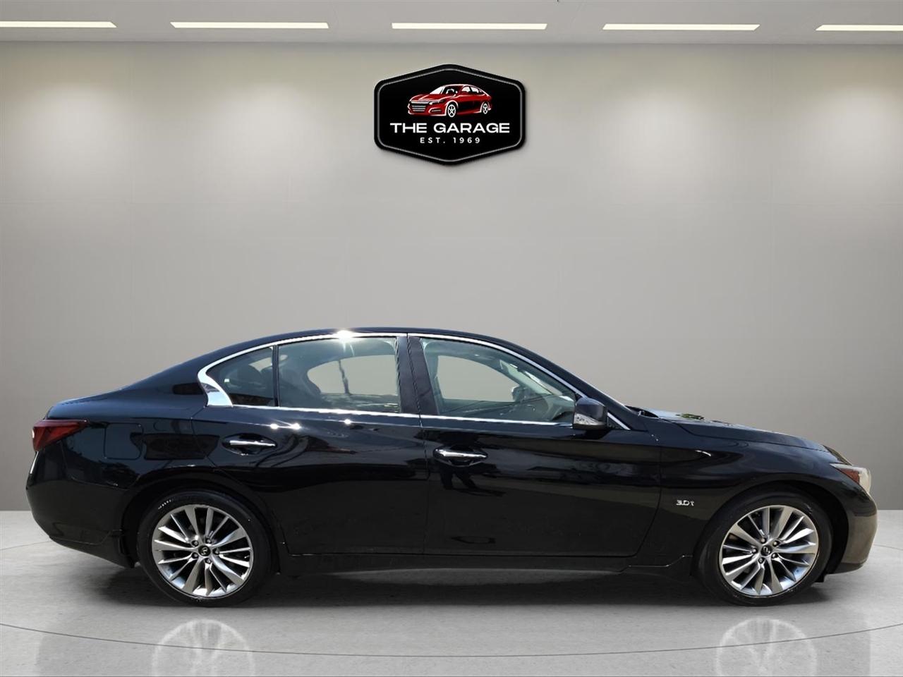 Infiniti Q50 3.0t LUXE AWD 2018