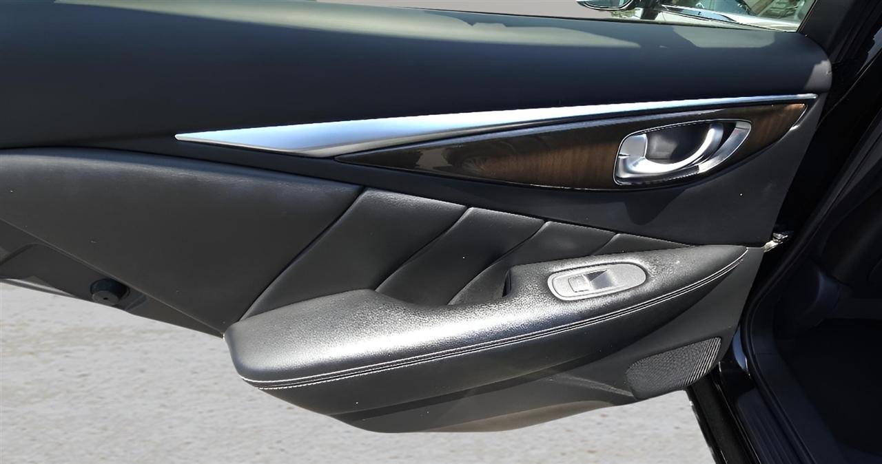 Infiniti Q50 3.0t LUXE AWD 2018