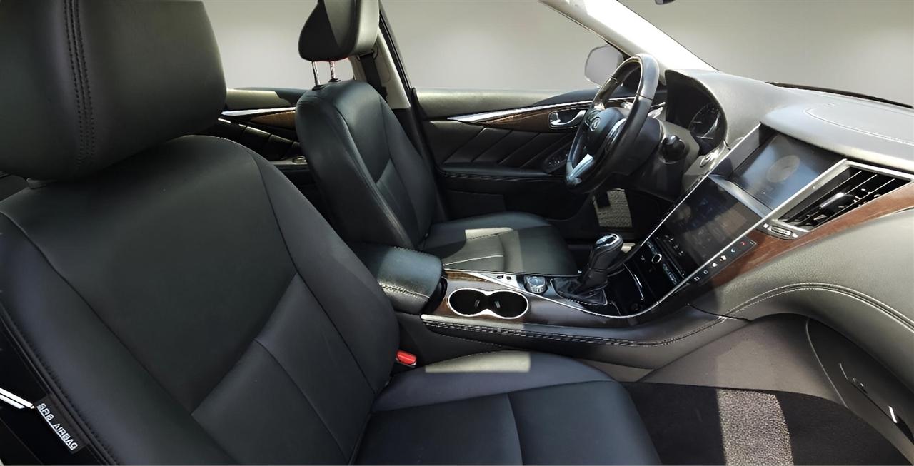 Infiniti Q50 3.0t LUXE AWD 2018