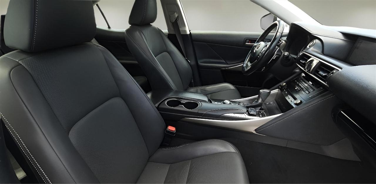 Lexus IS IS 300 AWD 2018