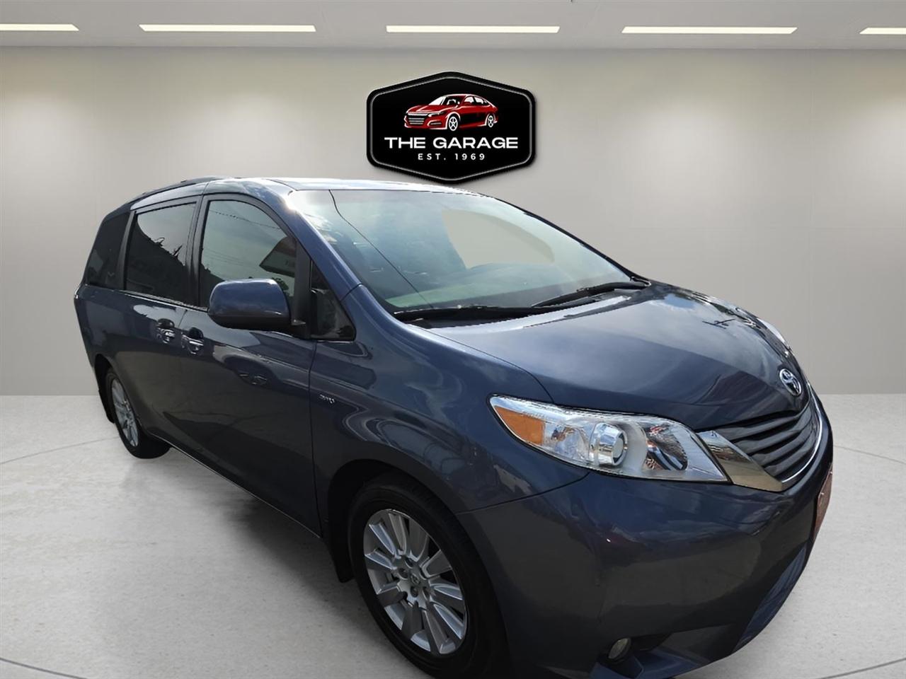 Toyota Sienna XLE AWD 7-Passenger (Natl) 2017