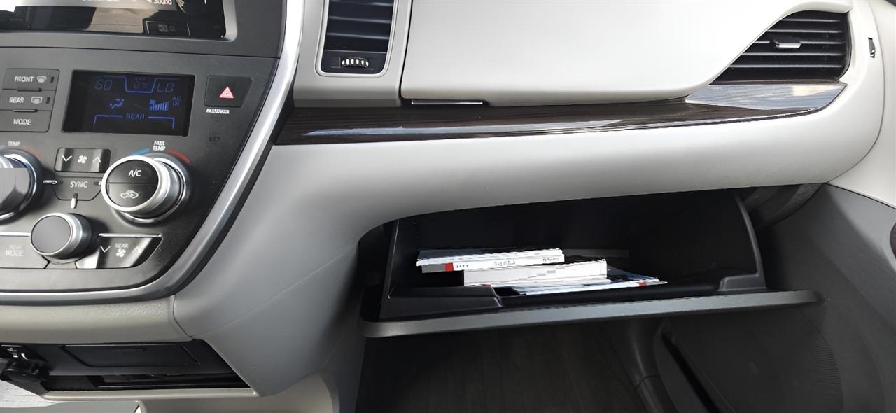 Toyota Sienna XLE AWD 7-Passenger (Natl) 2017