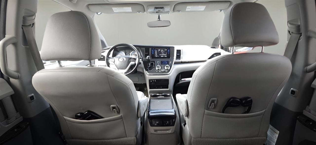 Toyota Sienna XLE AWD 7-Passenger (Natl) 2017