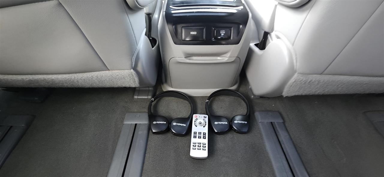 Toyota Sienna XLE AWD 7-Passenger (Natl) 2017