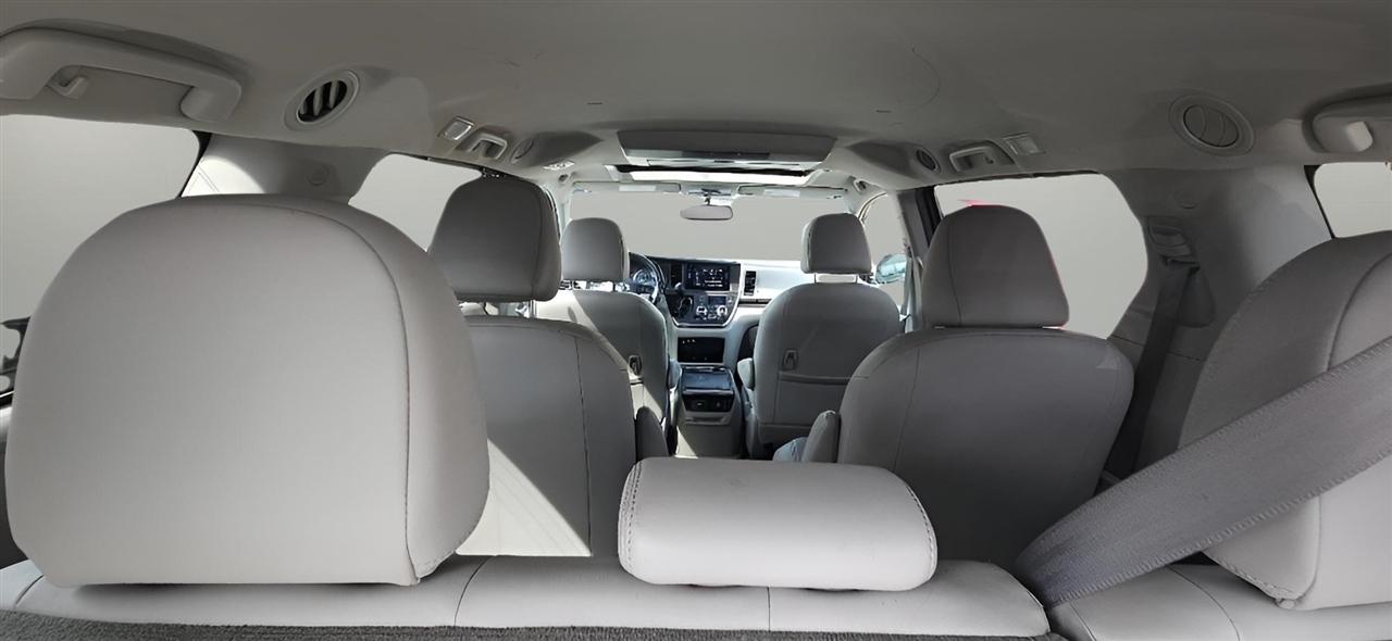 Toyota Sienna XLE AWD 7-Passenger (Natl) 2017