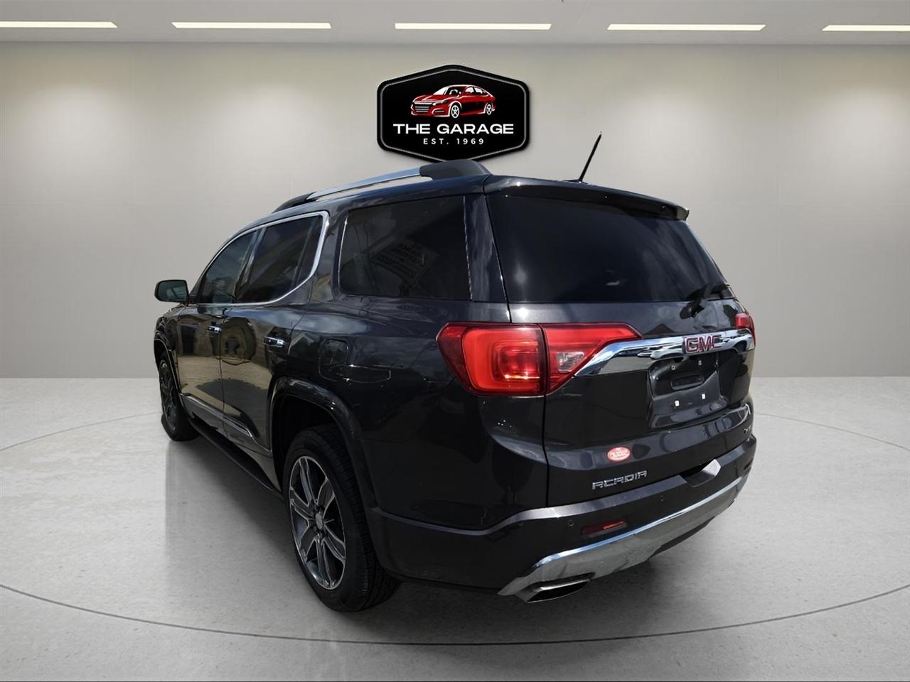 GMC Acadia AWD 4dr Denali 2017