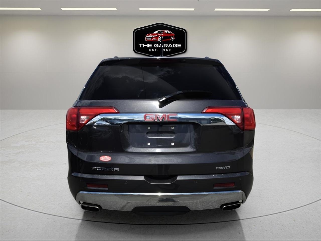 GMC Acadia AWD 4dr Denali 2017