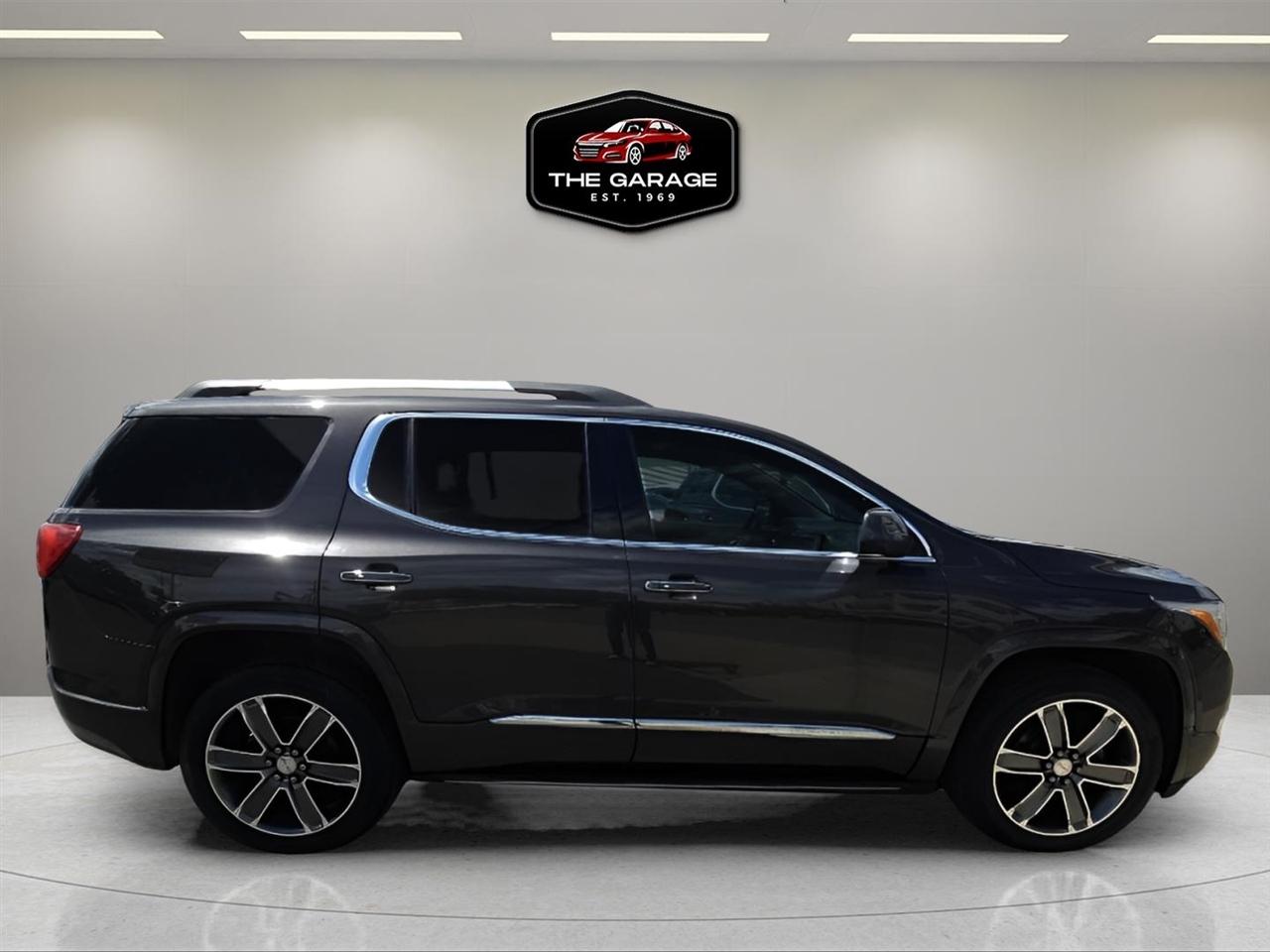 GMC Acadia AWD 4dr Denali 2017