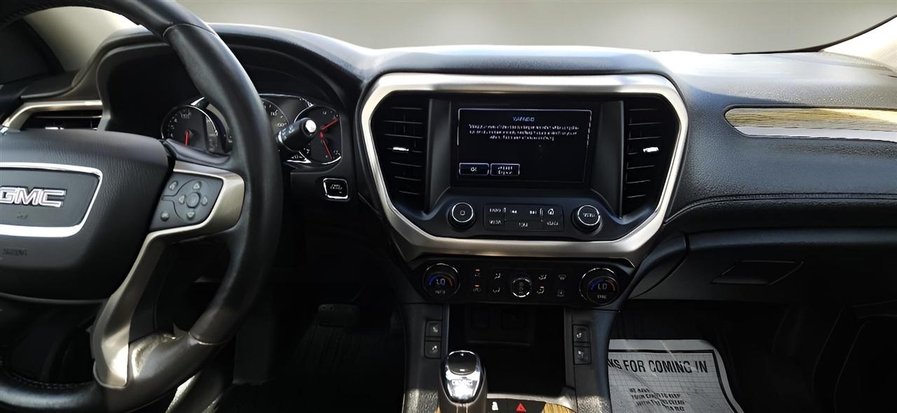 GMC Acadia AWD 4dr Denali 2017