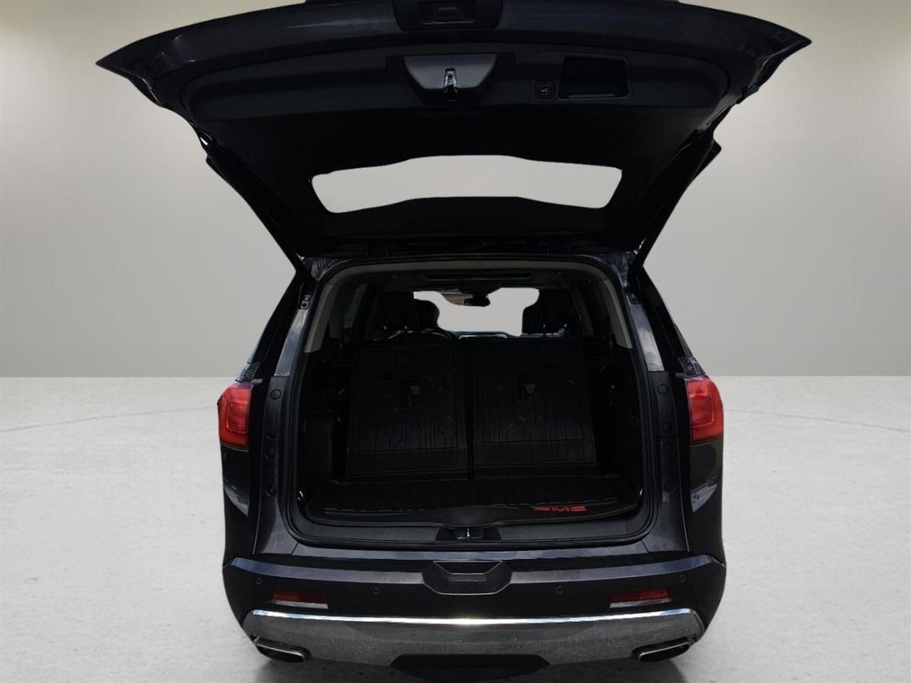 GMC Acadia AWD 4dr Denali 2017