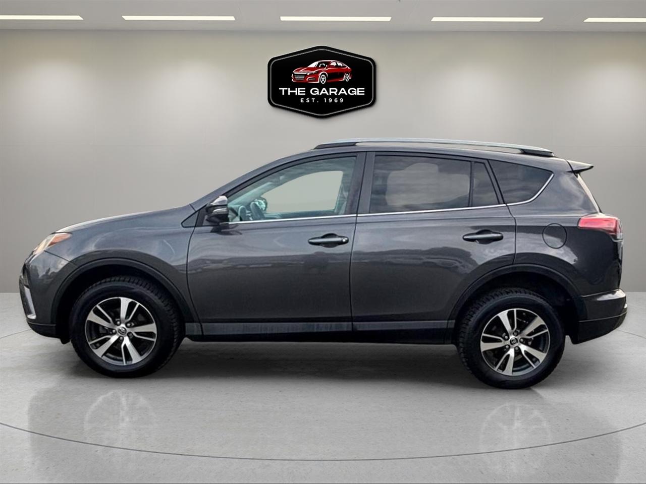 Toyota RAV4 AWD 4dr XLE (Natl) 2016