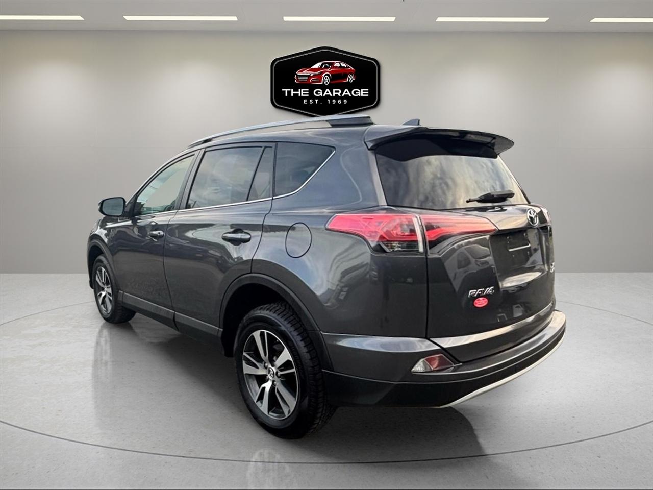 Toyota RAV4 AWD 4dr XLE (Natl) 2016