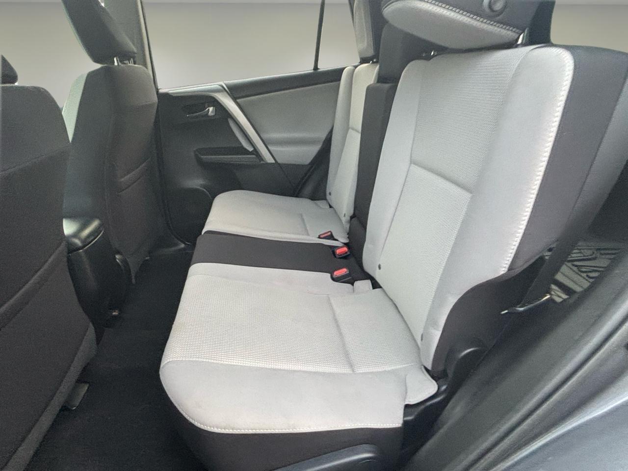 Toyota RAV4 AWD 4dr XLE (Natl) 2016