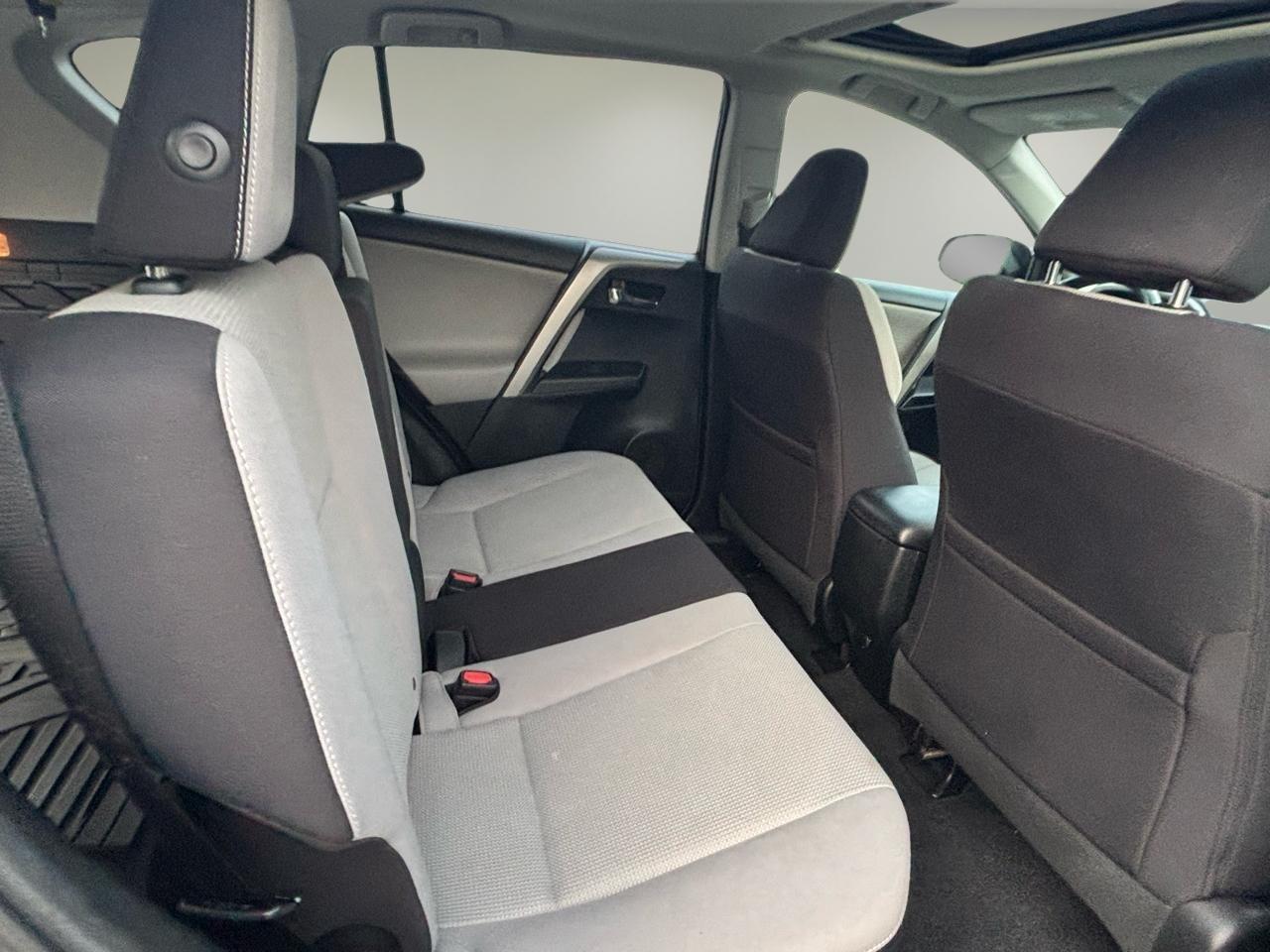 Toyota RAV4 AWD 4dr XLE (Natl) 2016