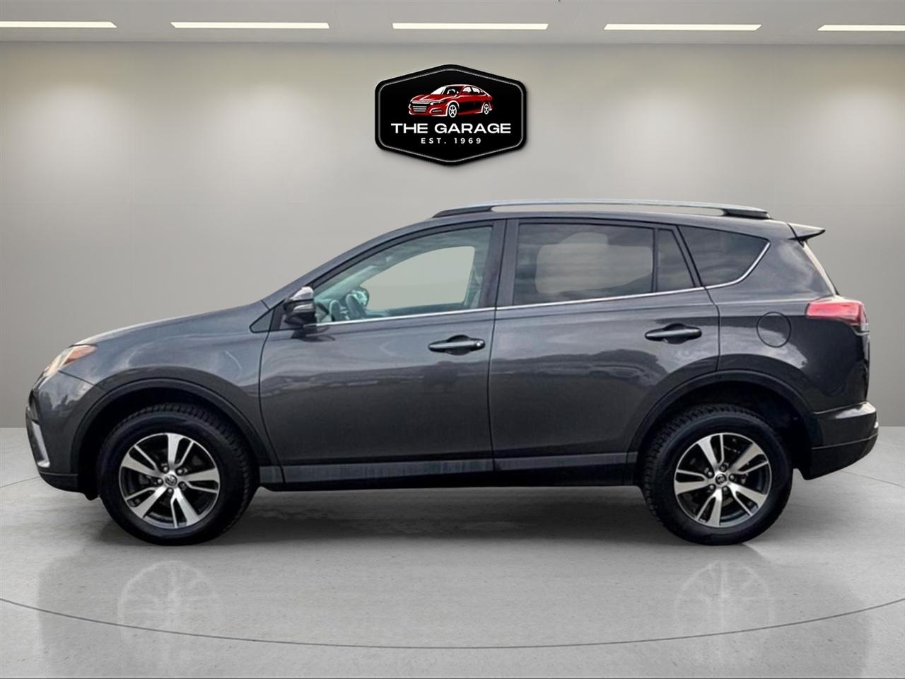 Toyota RAV4 AWD 4dr XLE (Natl) 2016